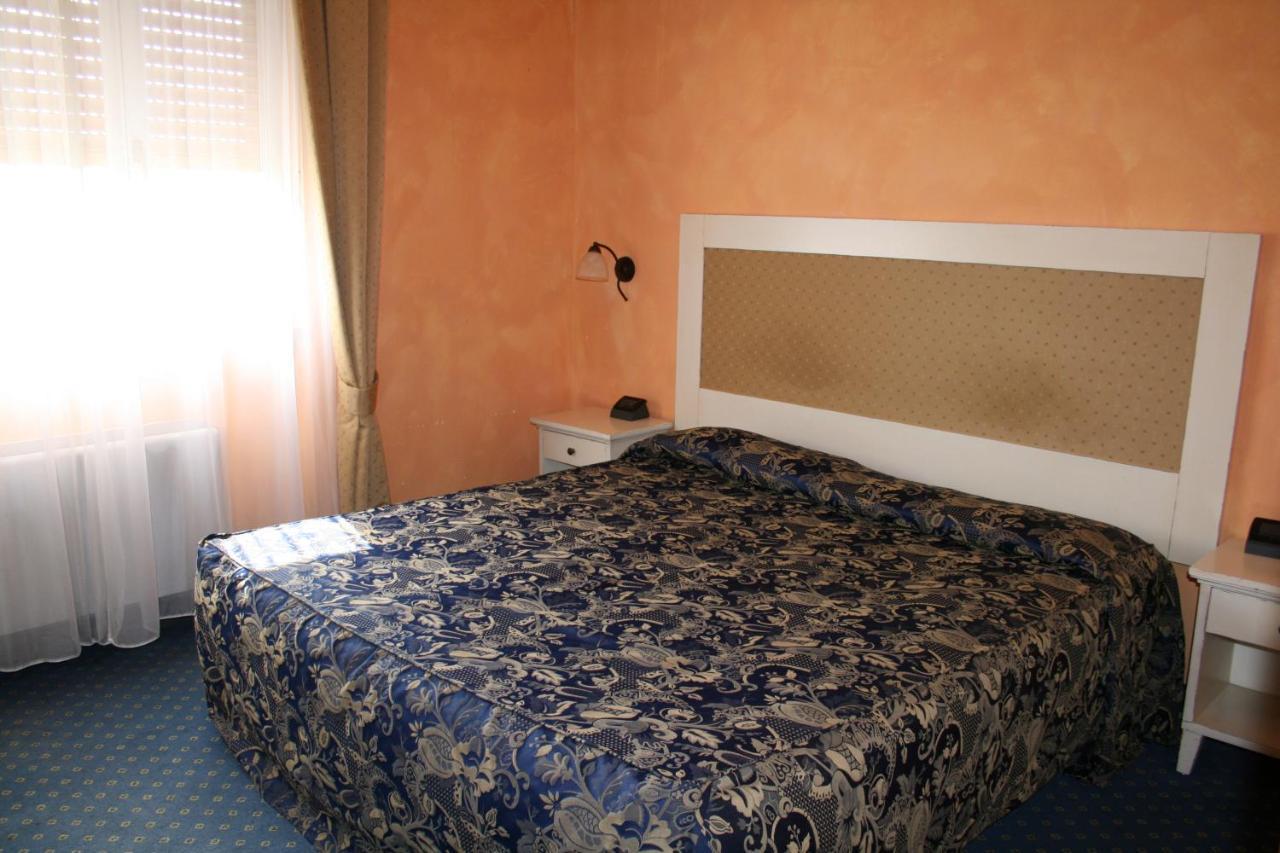 Hotel De La Ville Bereguardo Dış mekan fotoğraf