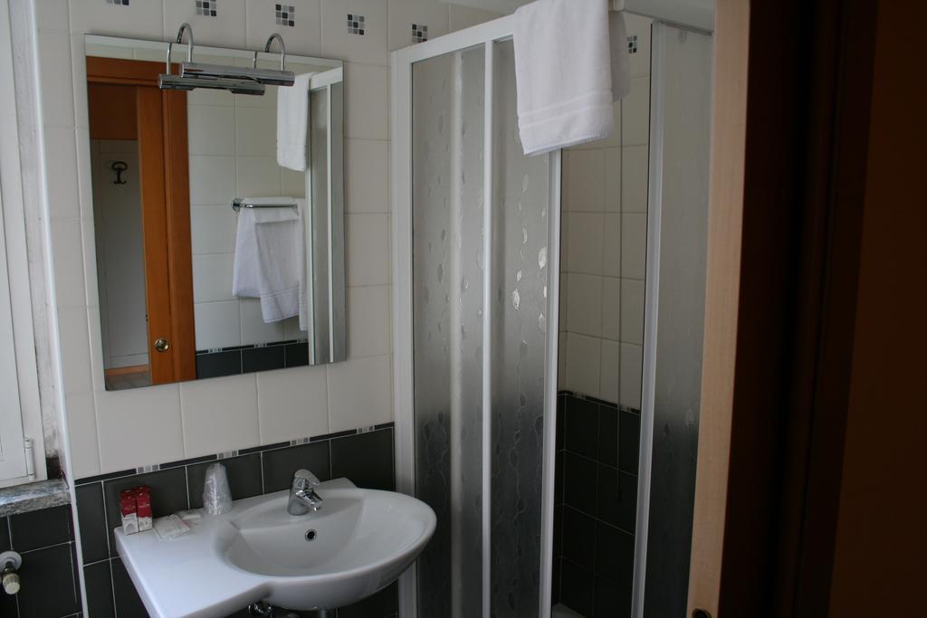 Hotel De La Ville Bereguardo Dış mekan fotoğraf