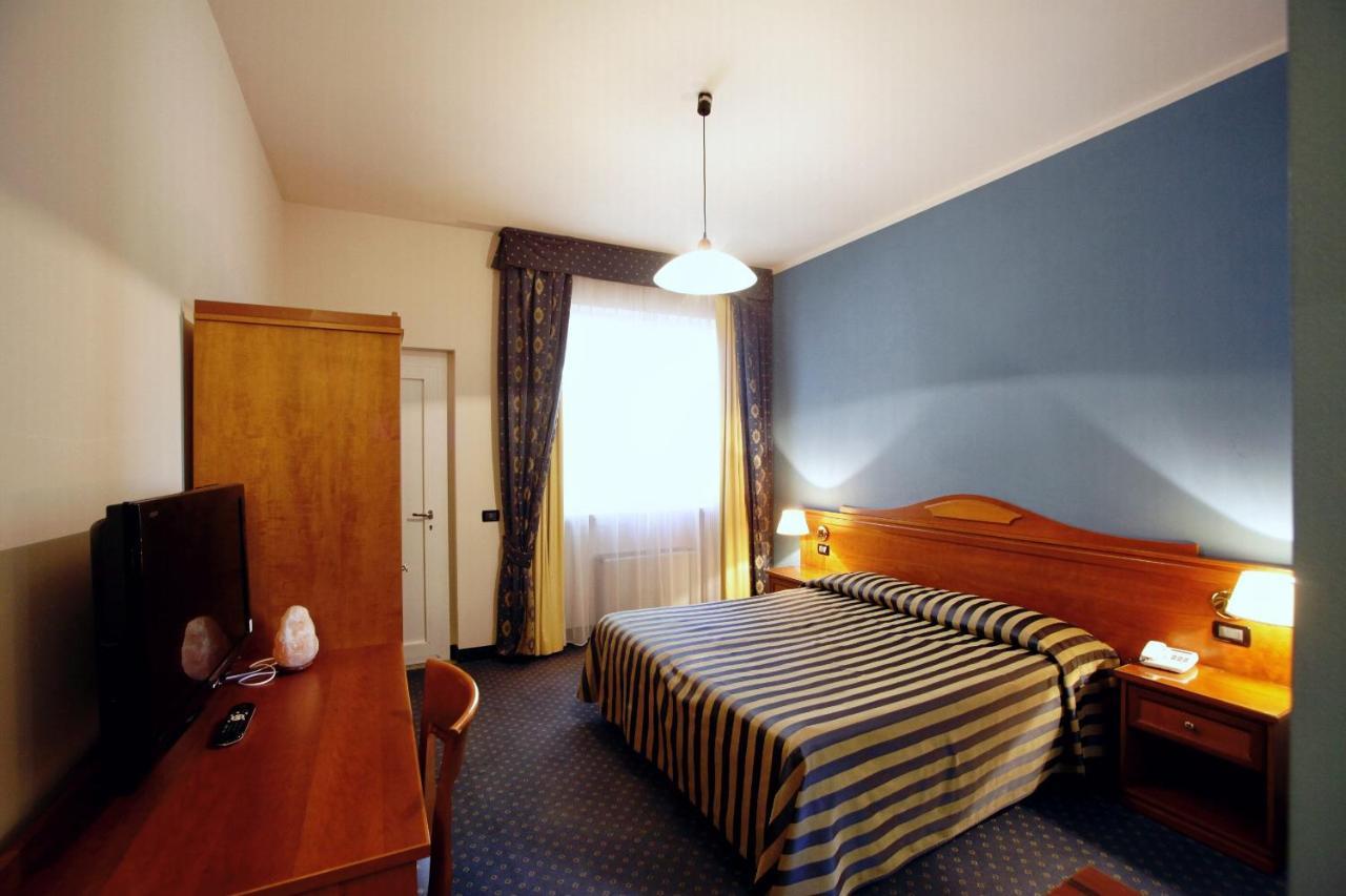 Hotel De La Ville Bereguardo Dış mekan fotoğraf